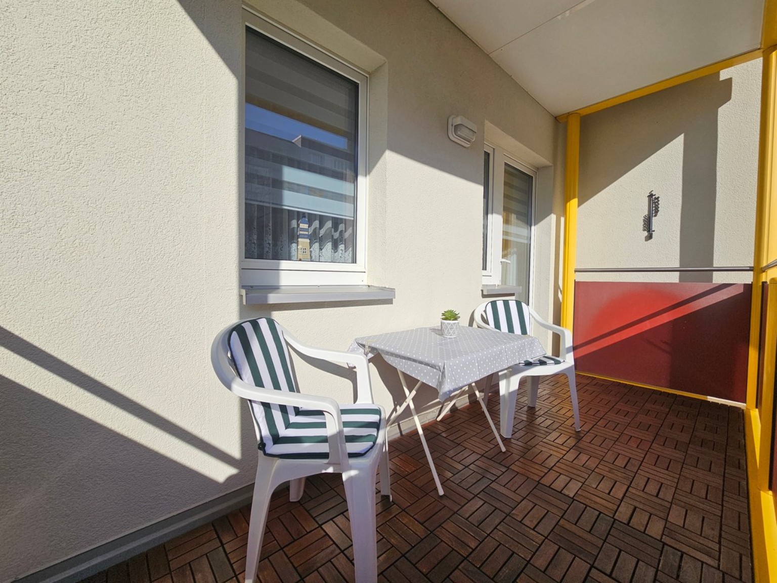 Balkon mit Sitzmöglichkeiten
